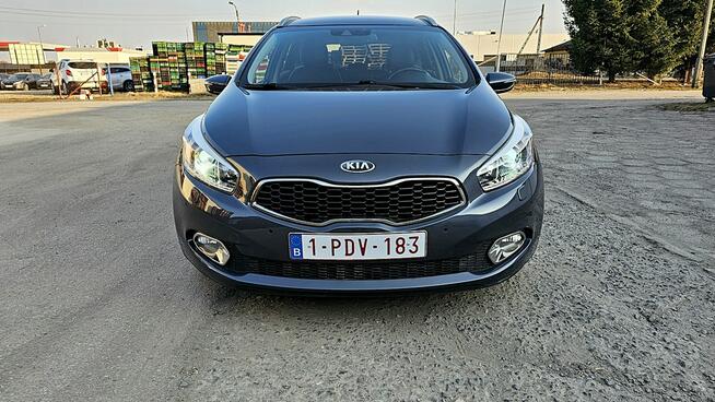 Kia Cee'd 1,6 CRDi Xenon Ledy Skóra Grzana Asystent Pasa Kamera Full Opcja