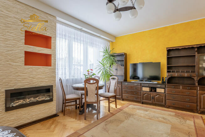 Dom Gdynia Cisowa, Sienna