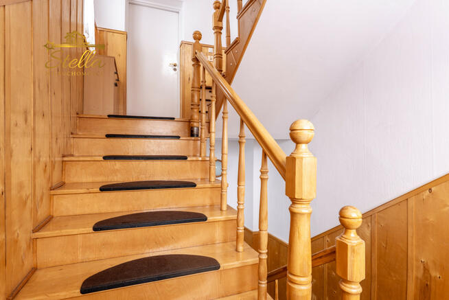 Dom Gdynia Cisowa, Sienna