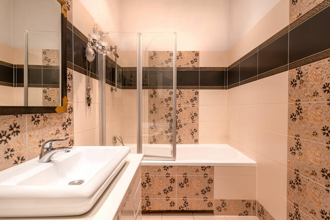 Reprezentacyjna KAMIENICA na Krzykach – unikatowe 76 m, wyso