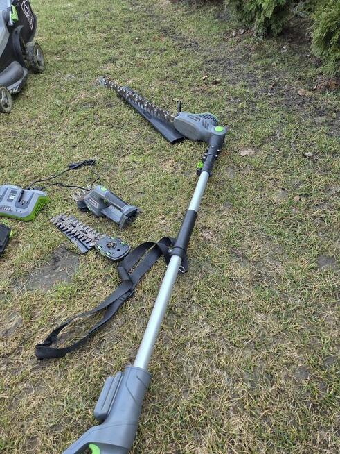 Kosiarka akumulatorowa.mała podkaszarka i nożyce do żywopłotu.