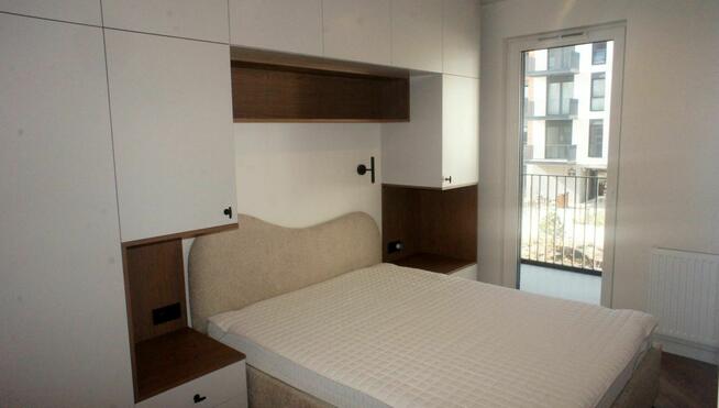 2 pokoje z halą garażową i Internetem w cenie