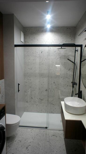 2 pokoje z halą garażową i Internetem w cenie