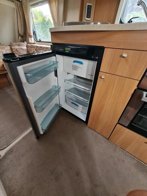 Przyczepa kempingowa Swift Charisma 570 6-7 osobowa namiot