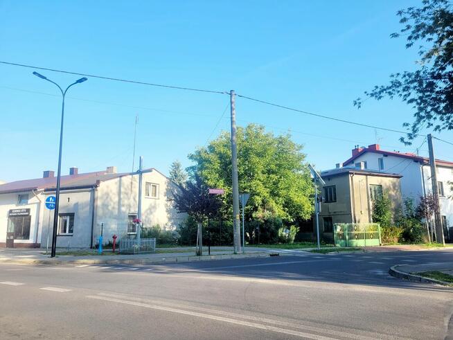 Atrakcyjna działka z zabudowaniami w Radomsku