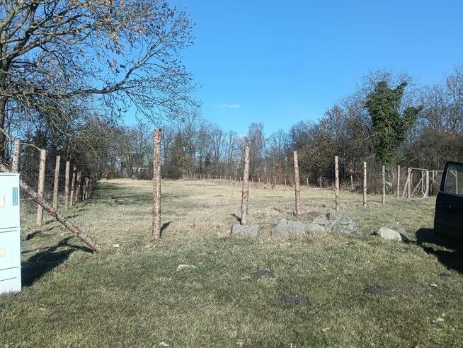 Działka z warunkami zabudowy 2735m2