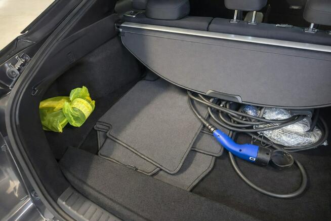 Toyota Prius 22r Salon Polska 1.8 hybryda plug-in Executiv 1wł z Pakietem ZimowyBez