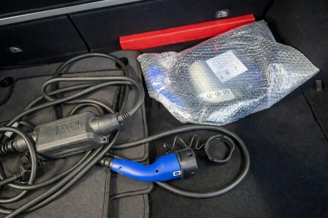 Toyota Prius 22r Salon Polska 1.8 hybryda plug-in Executiv 1wł z Pakietem ZimowyBez