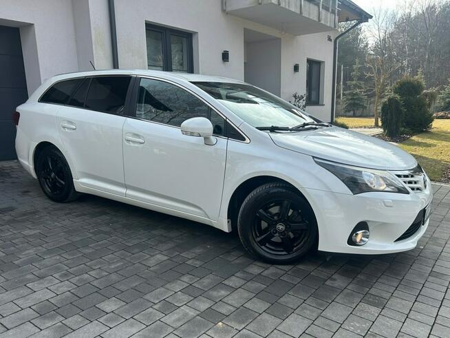 Toyota Avensis FULL*LEDY*Kamera*Cofania*Grzane*Fotele*Serwis*ASO*Zarejestrowany