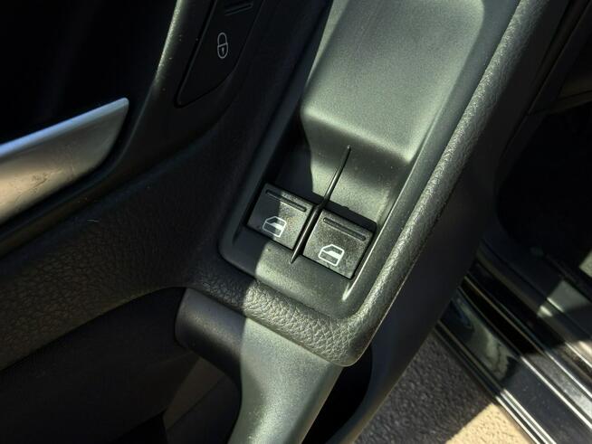 Volkswagen Golf Klimatyzacja, Nawigacja, Ele szyby, Ele lusterka,