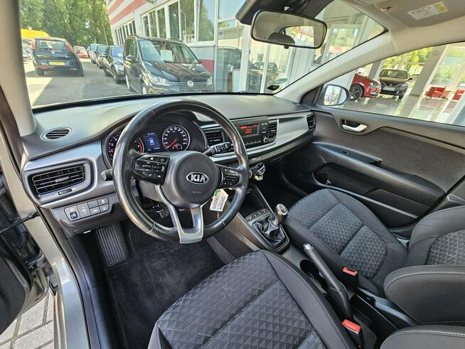 Kia Rio model 2018, grzana kierownica i fotele, asystent pasa, radar