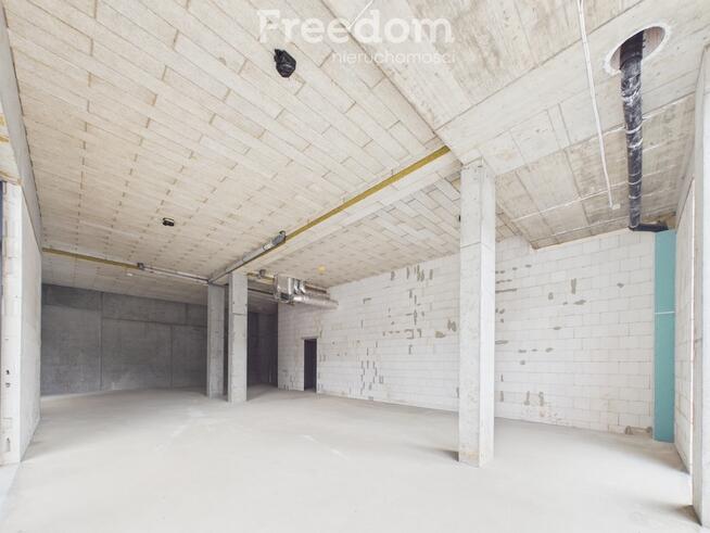 Duży lokal narożny 130 m² z witrynami - Rotmanka