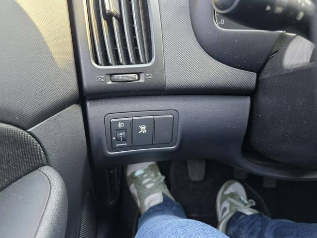 Hyundai i30 1.4 Benzyna 108 KM, Dwa klucze, Dwa Komplety kół, Klimatyzaca, Isofix