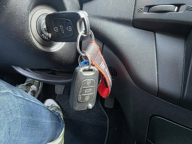 Hyundai i30 1.4 Benzyna 108 KM, Dwa klucze, Dwa Komplety kół, Klimatyzaca, Isofix