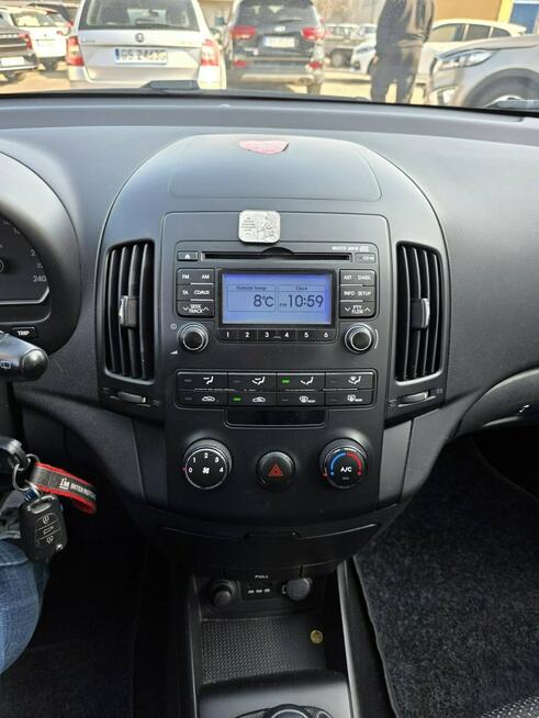 Hyundai i30 1.4 Benzyna 108 KM, Dwa klucze, Dwa Komplety kół, Klimatyzaca, Isofix