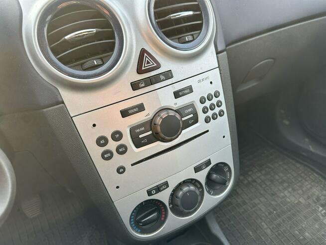 Opel Corsa 5 drzwi, Colour Concept, klimatyzacja mrozi, Aux, Isofix, nowe opony