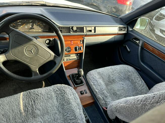 Mercedes W124 2,0d, stan niespotykany, szyberdach, drugie koła, długie opłaty