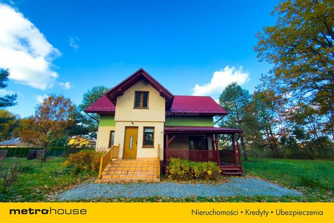 Dom z prywatnym stawem w sercu natury