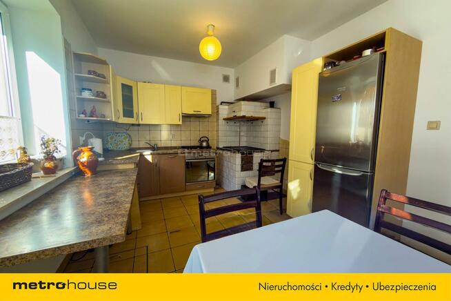 Dom z prywatnym stawem w sercu natury