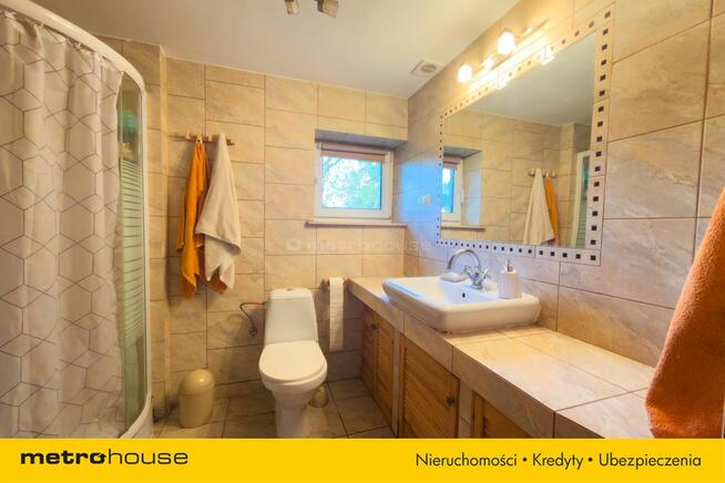 Dom z prywatnym stawem w sercu natury