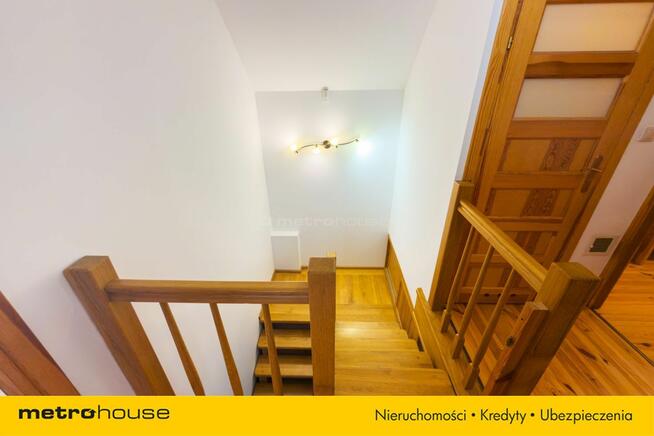 Dom z prywatnym stawem w sercu natury