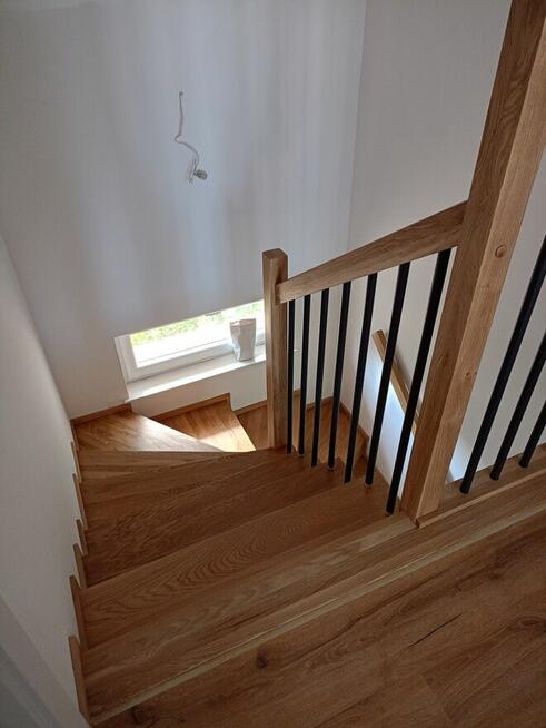 Schody na beton oraz samonośne