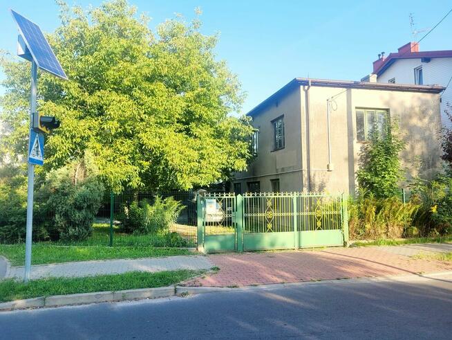 Atrakcyjna działka z zabudowaniami w Radomsku