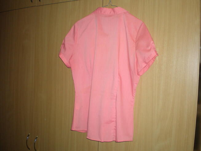 Bluzka damska w rozmiarze L, w kolorze różowym.