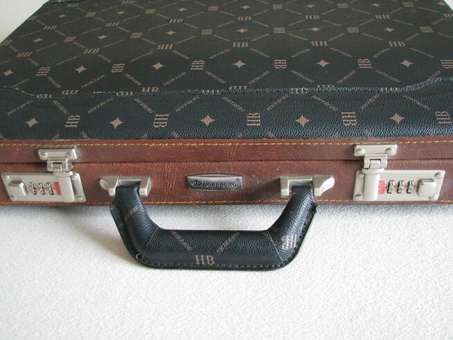 Zestaw noży kuchennych i sztućców w walizce 24 elem Hoffburg