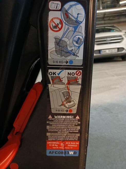 Fotelik samochodowy 9-18 kg.