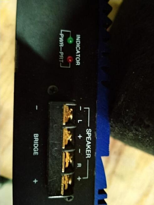 Wzmacniacz samochodowy. VoxStar.