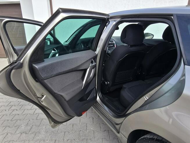 Citroen DS5 1,6Turbo Benz. SERWIS.Automat.Ledy.Parktronic.Hak.Klimatronic 2 str.