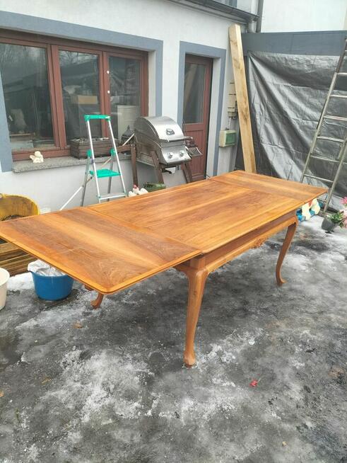 Stół drewniany orzech z krzesłami