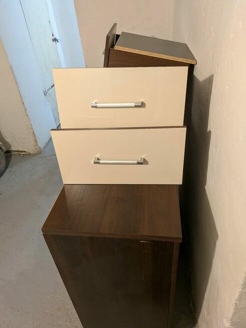 Sprzedam duża zafę z półkami