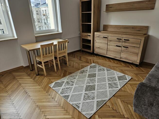 OFERUJE DO WYNAJĘCIA PRZYTULNA KAWALERKE W CENTRUM WARSZAWY