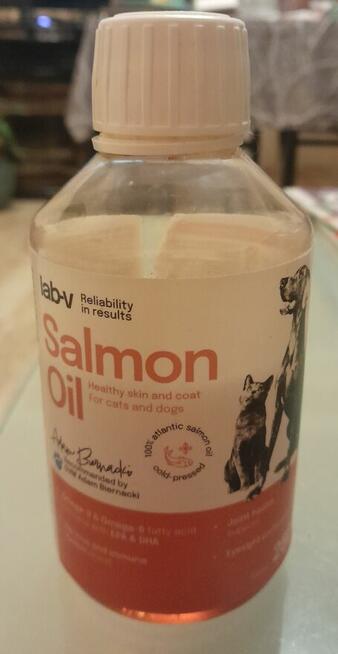 Sprzedam Olej z łososia dla psa.