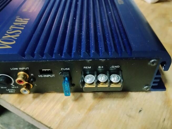 Wzmacniacz samochodowy. VoxStar.