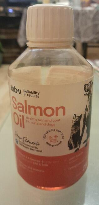 Sprzedam Olej z łososia dla psa.