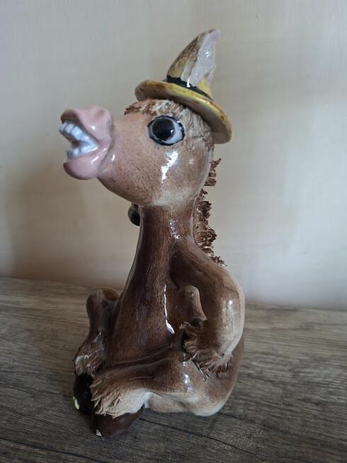 Figurka uroczego osiołka