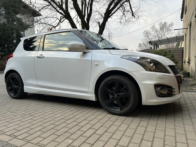 Suzuki Swift 1.6 Sport 2017 · 87600 km · 1 586 cm3 · Benzyn
