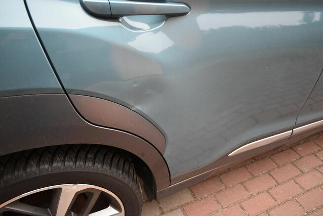 FULL OPCJA LEKKO USZKODZONY