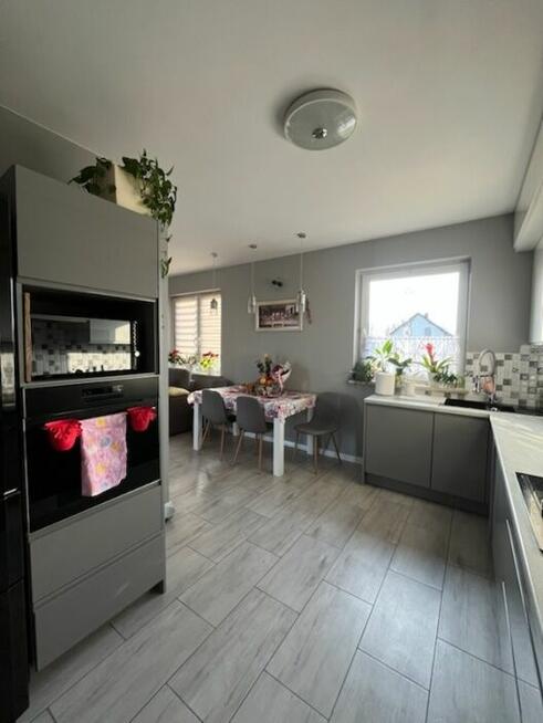 Sprzedam dom 110 M2 z poddaszem do adaptacji