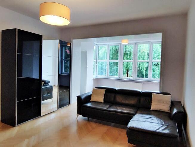 Mieszkanie w kamienicy art deco z miejscem postojowym