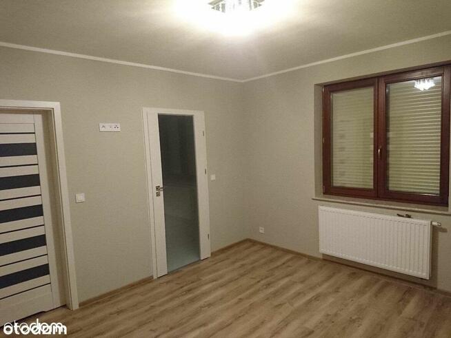 Wolnostojący dom z garażem i ogrodem