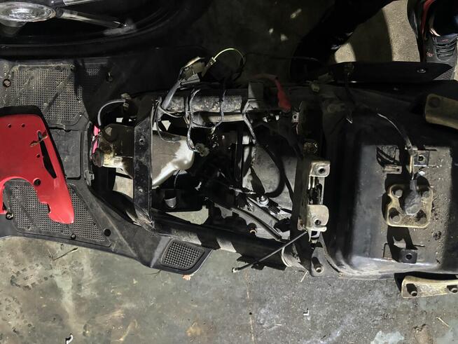 Skuter 50 2t w całości