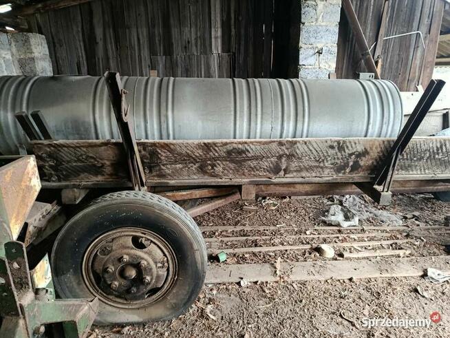 Wóz metalowy solidny do traktora z beczką