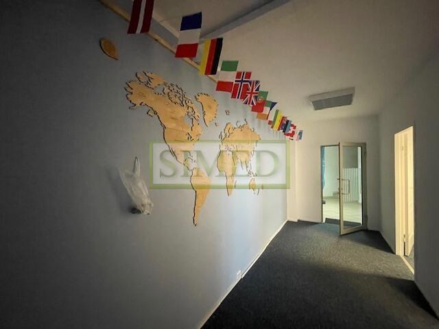 Biurowiec,przy stacji metra,dostęp 24h , ochrona