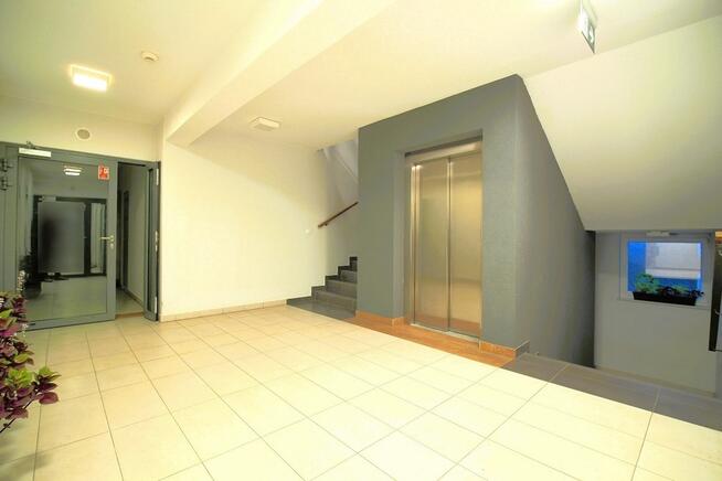 Z garażem i balkonem 2 pokojowe bezpieczne osiedle