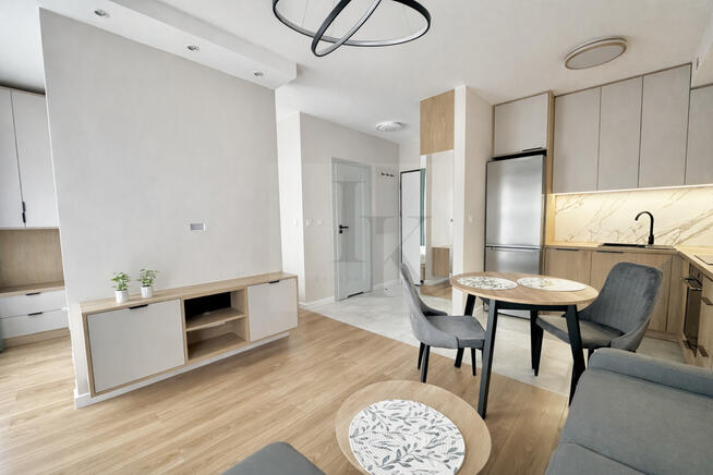 Ciche mieszkanie na Bielanach z garażem