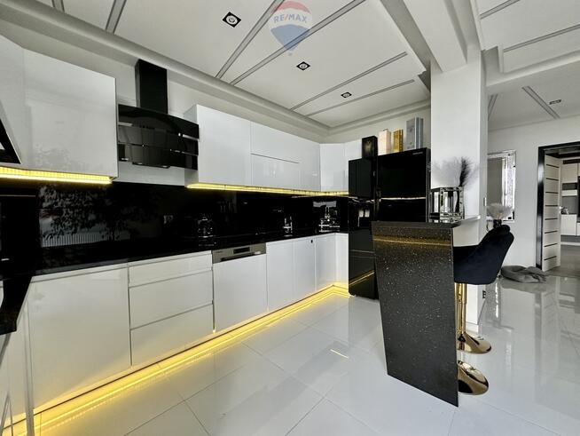 Duże mieszkanie z garażem i parkingiem